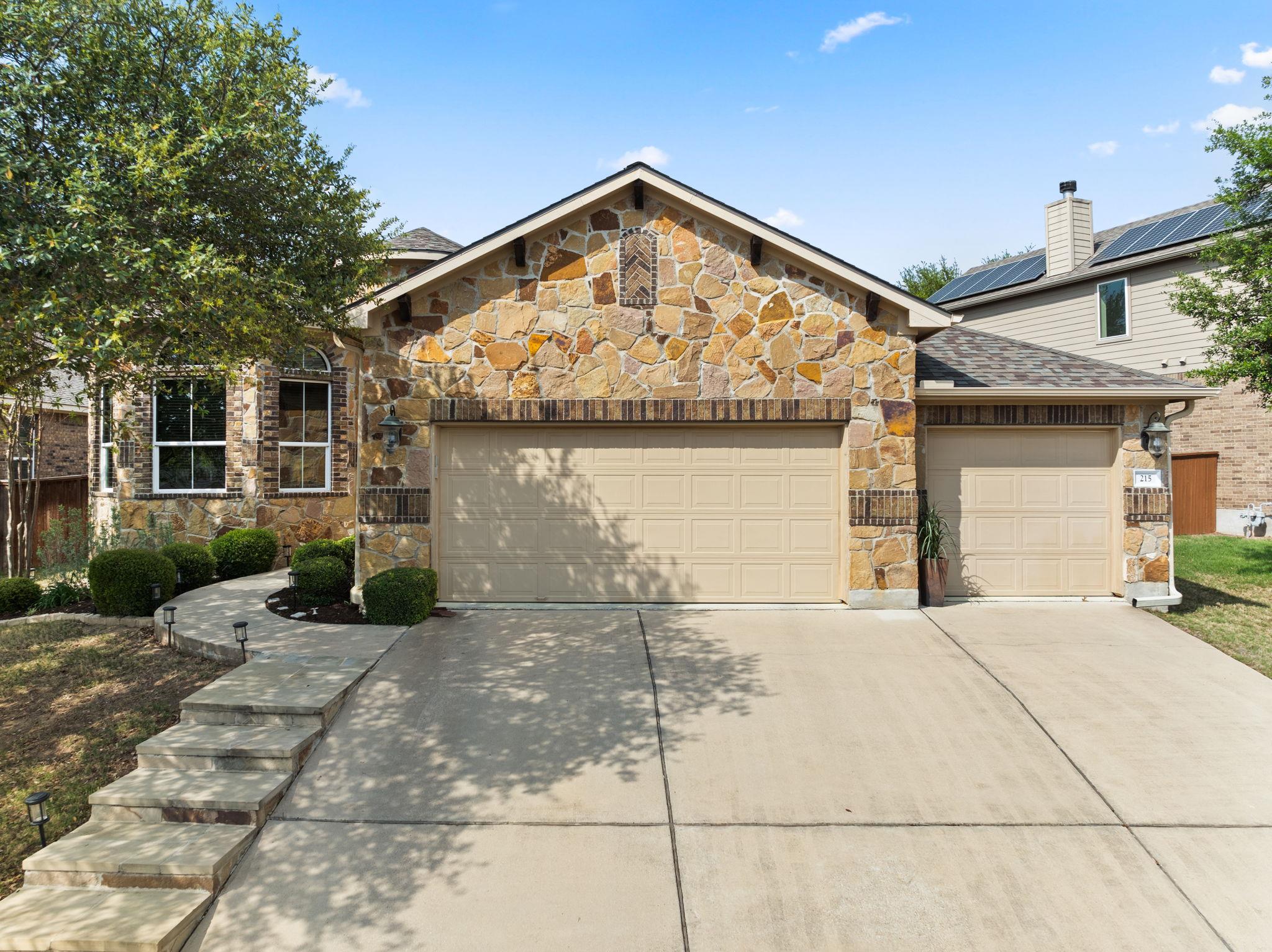 215 Choke Canyon LN