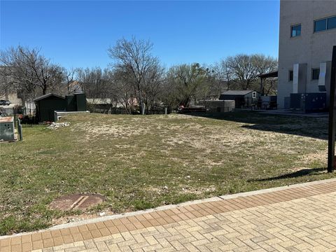 Photo of 209 S Brown ST, Round Rock, TX 78664 (MLS # 3585838)