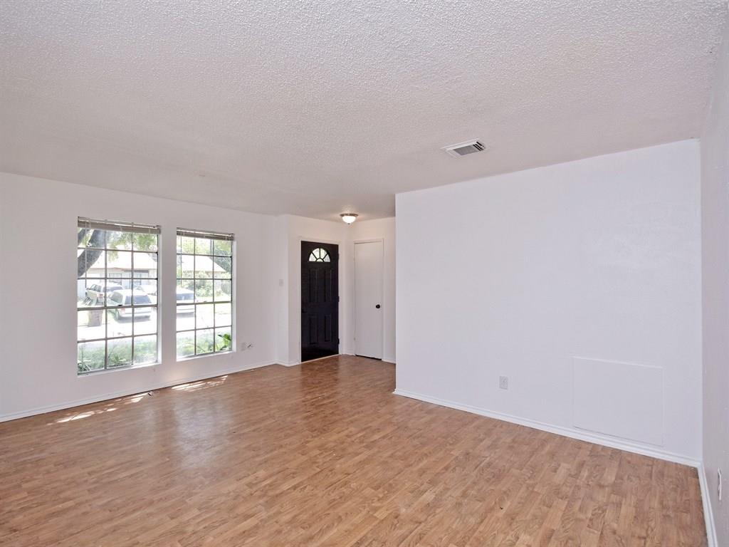 1604 Parkside CIR
