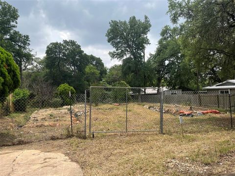 Photo of 4621 Menchaca RD, Austin, TX 78745 (MLS # 4010391)