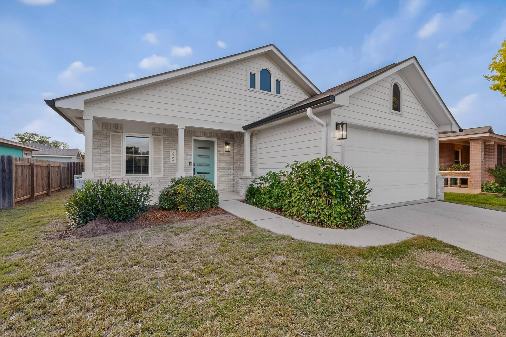 3906 Reeders DR