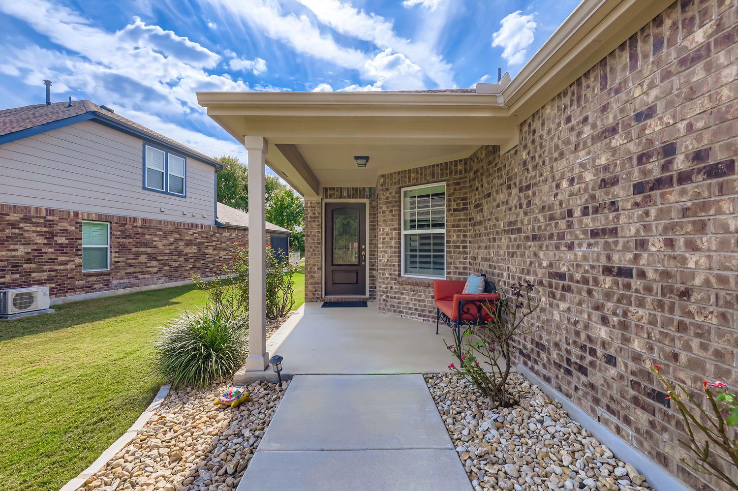 312 Holiday Creek LN