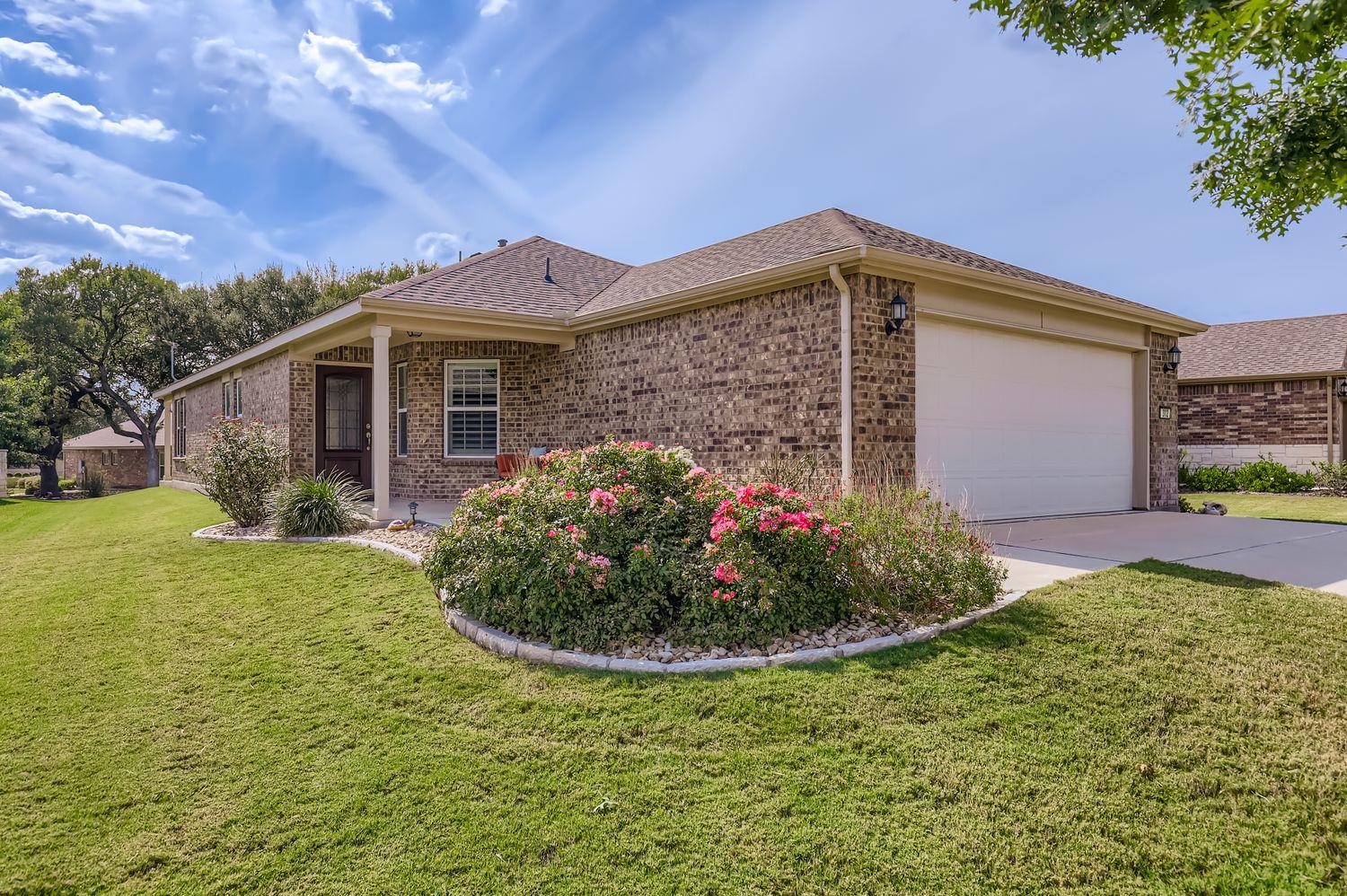 312 Holiday Creek LN