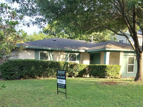 Photo of 10806 Humington DR, Austin, TX 78758 (MLS # 9283639)