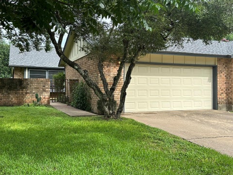 Photo of 9217 Singing Quail DR, Austin, TX 78758 (MLS # 8096582)