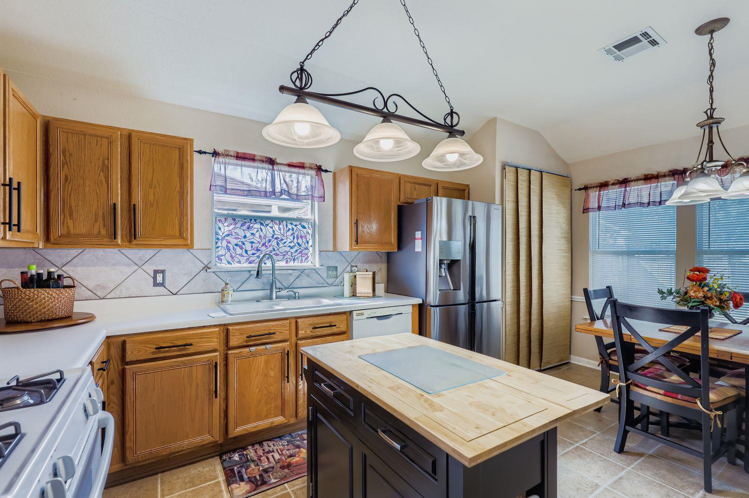 222 Claris LN