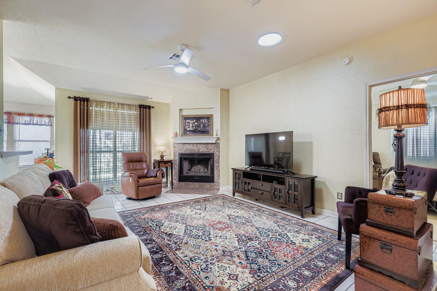 222 Claris LN
