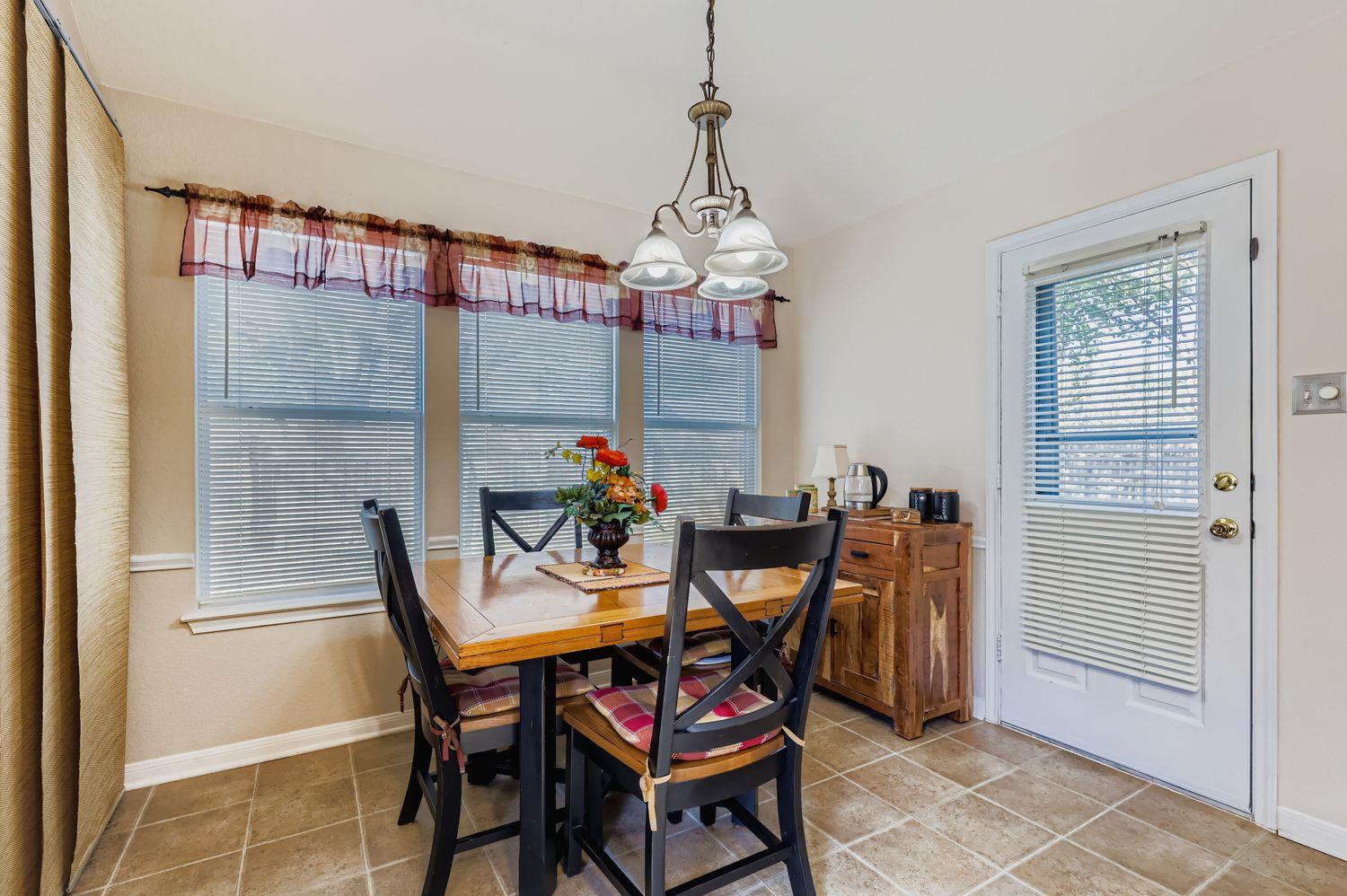 222 Claris LN