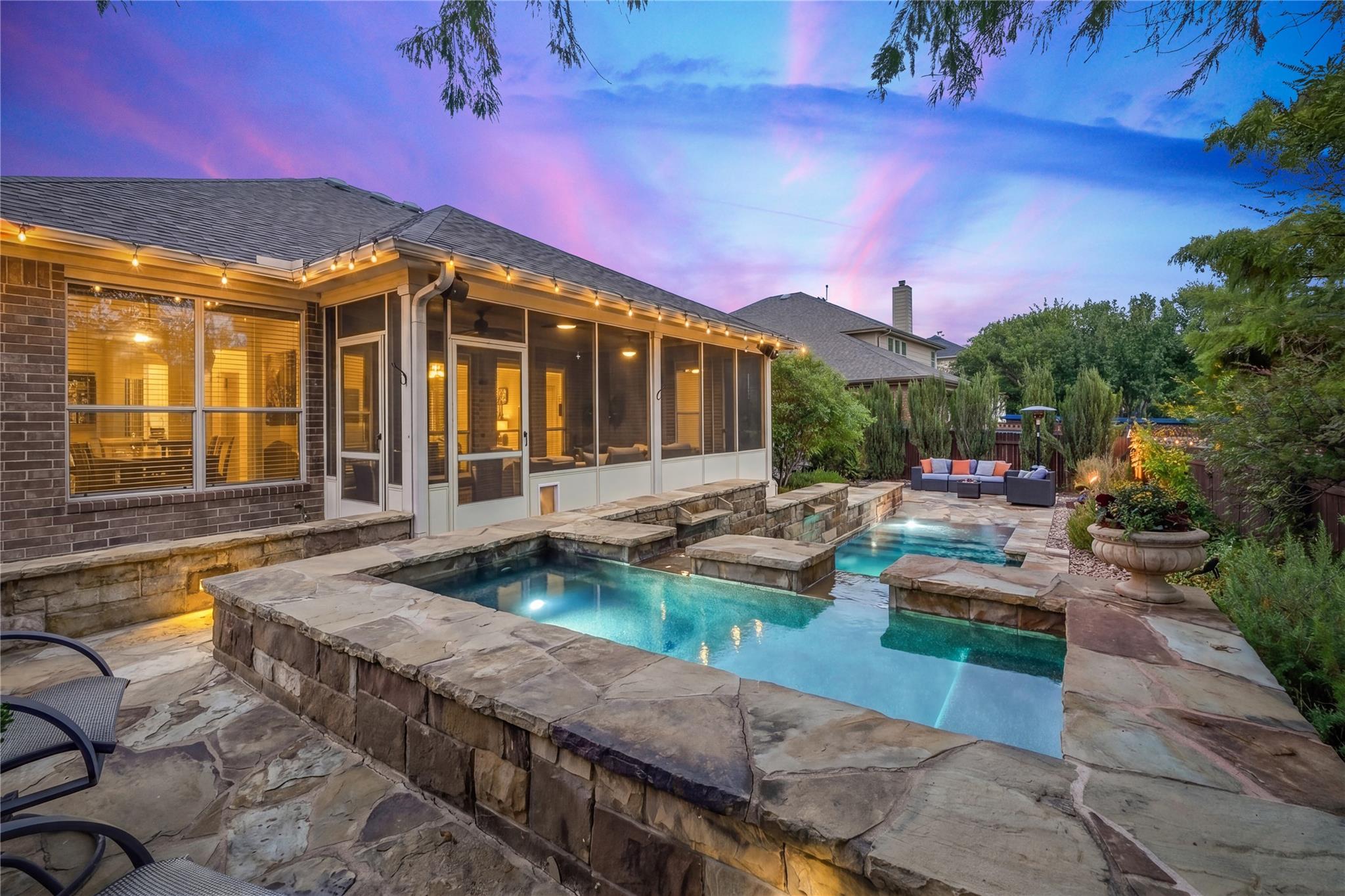 808 Canyon Springs DR