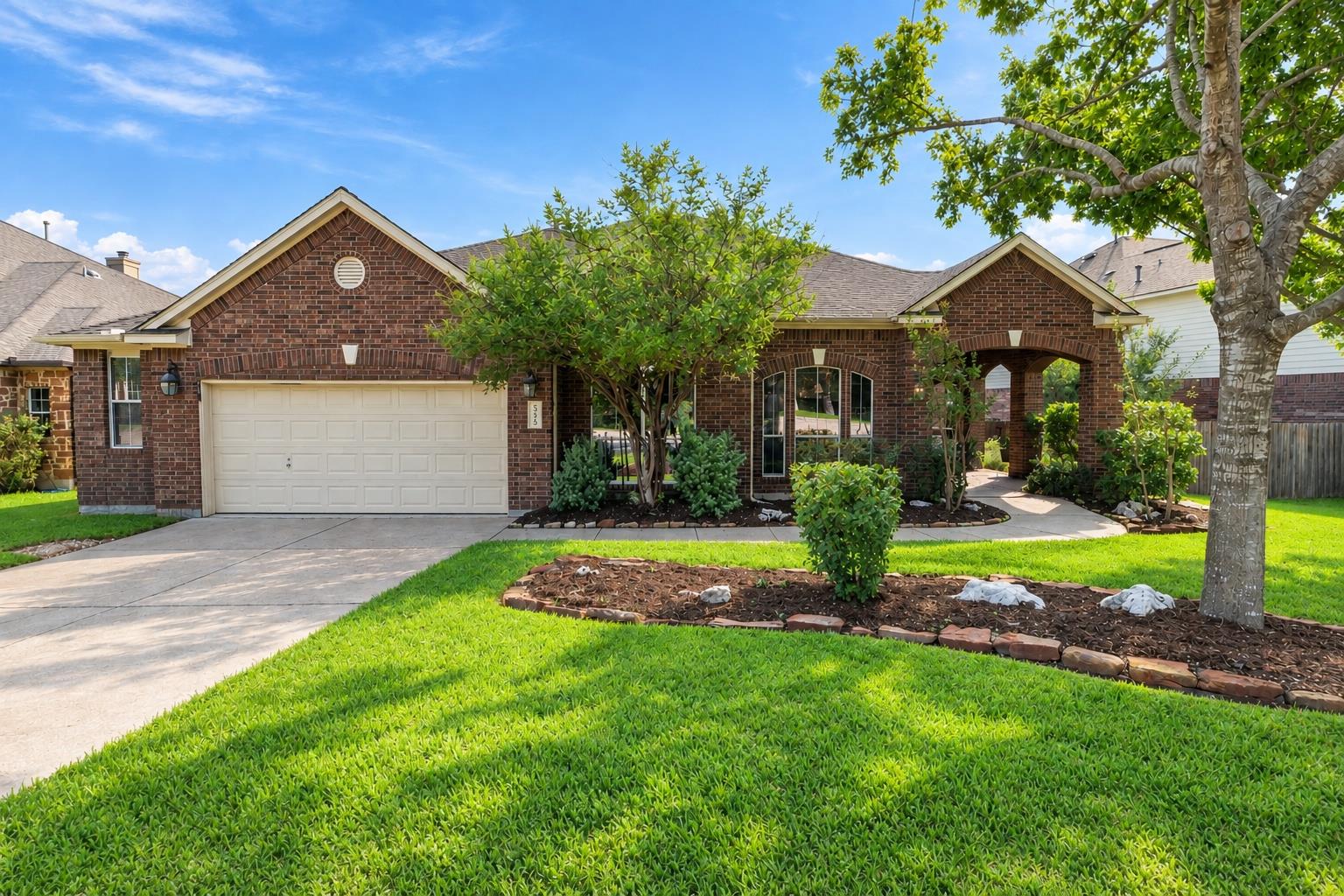 808 Canyon Springs DR