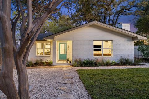 Photo of 1505 Summit ST, Austin, TX 78741 (MLS # 9452678)
