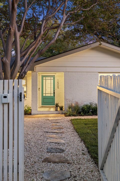 Tiny photo for 1505 Summit ST, Austin, TX 78741 (MLS # 9452678)