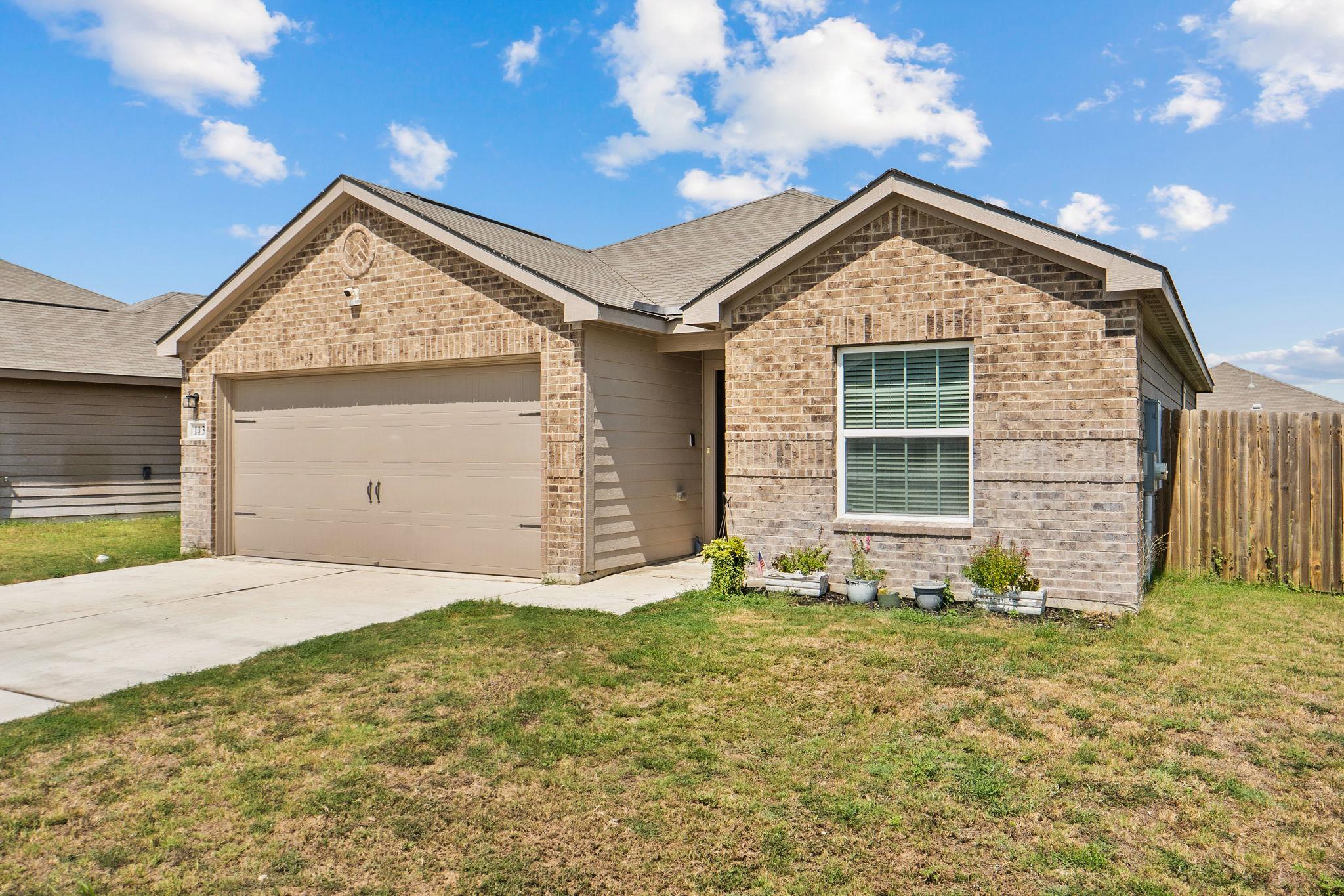 113 Stratton LN