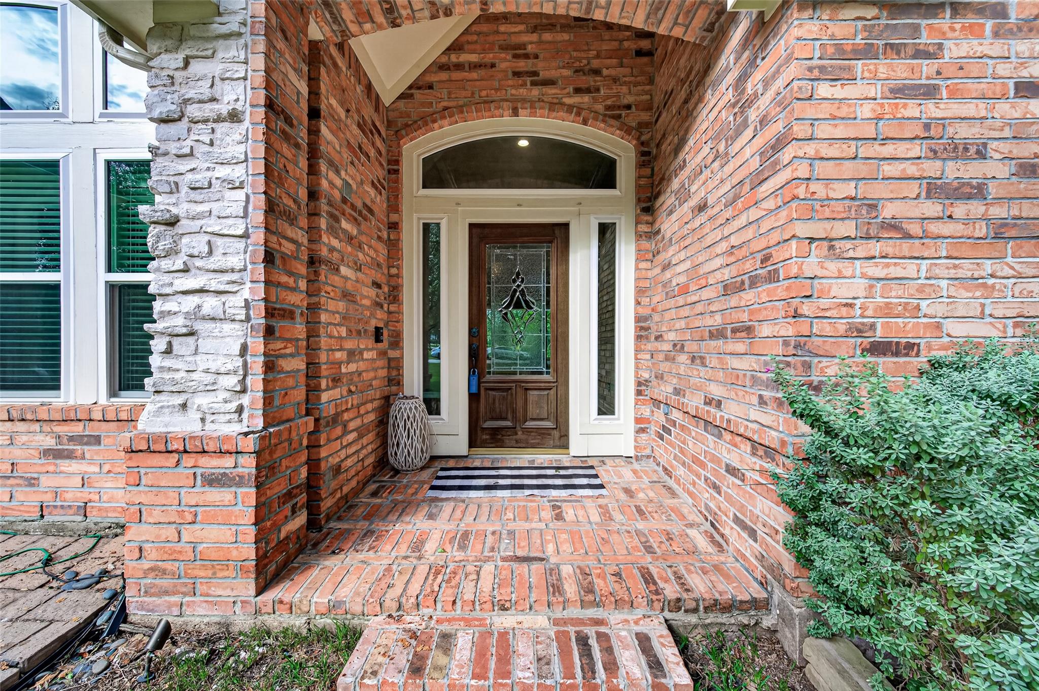 8903 Water Crest TRL