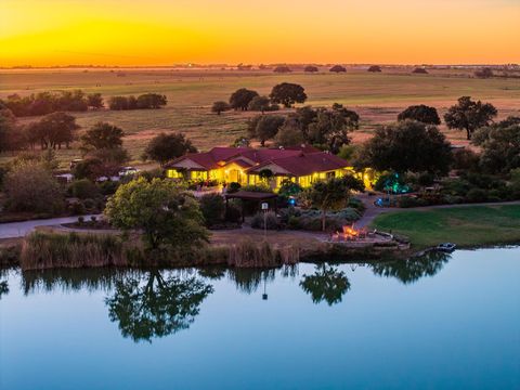 2574 County Road 211 Hico TX 76457