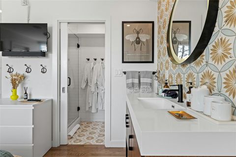 Tiny photo for 2409 East Side DR, Austin, TX 78704 (MLS # 9858359)