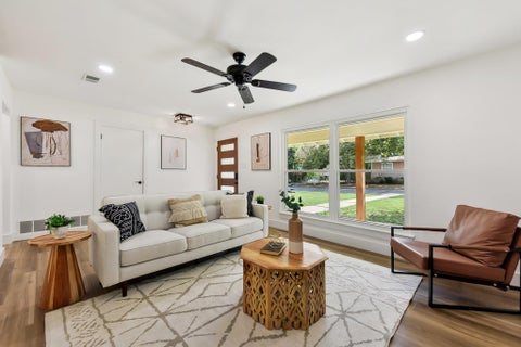 Photo of 202 E Caddo ST, Austin, TX 78753 (MLS # 5715681)