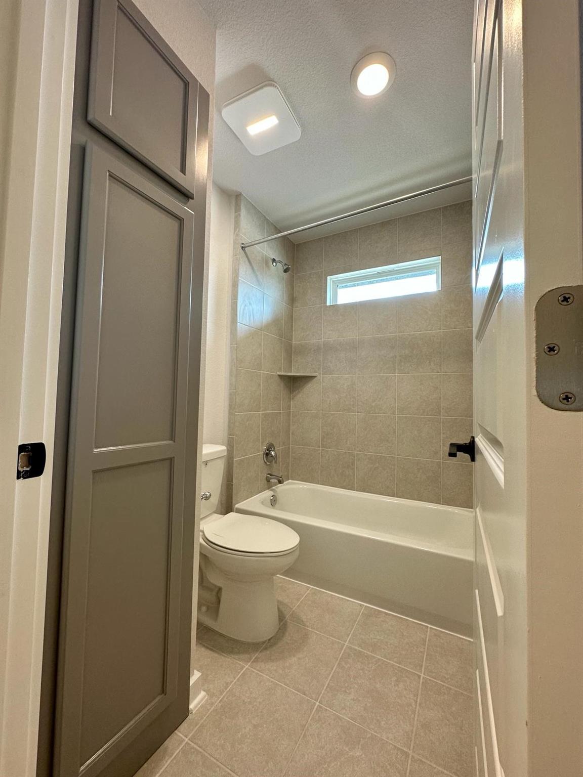 Austin, Texas 78744, United States, 4 Bedrooms Bedrooms, ,3 BathroomsBathrooms,Residential,Active,573