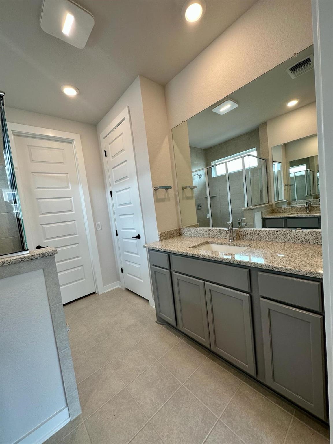 Austin, Texas 78744, United States, 4 Bedrooms Bedrooms, ,3 BathroomsBathrooms,Residential,Active,573