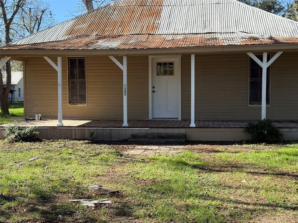 Photo of 1402 Fayette ST, Bastrop, TX 78602 (MLS # 5873329)