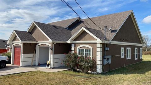 404 Mesa DR Del Valle TX 78617