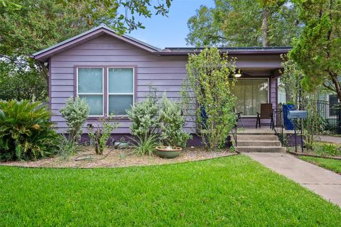 Photo of 2906 Breeze TER, Austin, TX 78722 (MLS # 6600457)