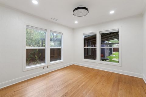 Tiny photo for 2906 Breeze TER, Austin, TX 78722 (MLS # 6600457)