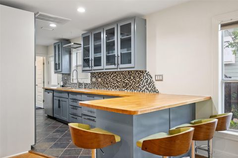 Tiny photo for 2906 Breeze TER, Austin, TX 78722 (MLS # 6600457)