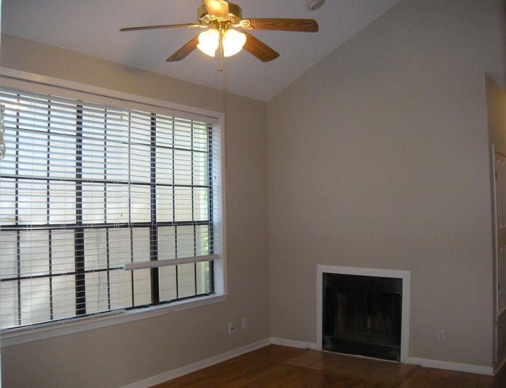 2300 Leon ST 201