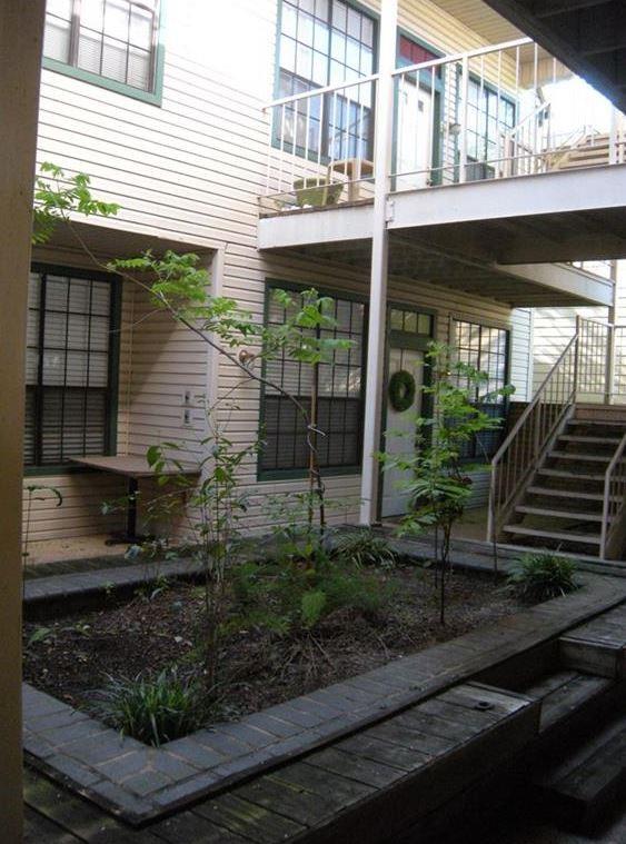 2300 Leon ST 201