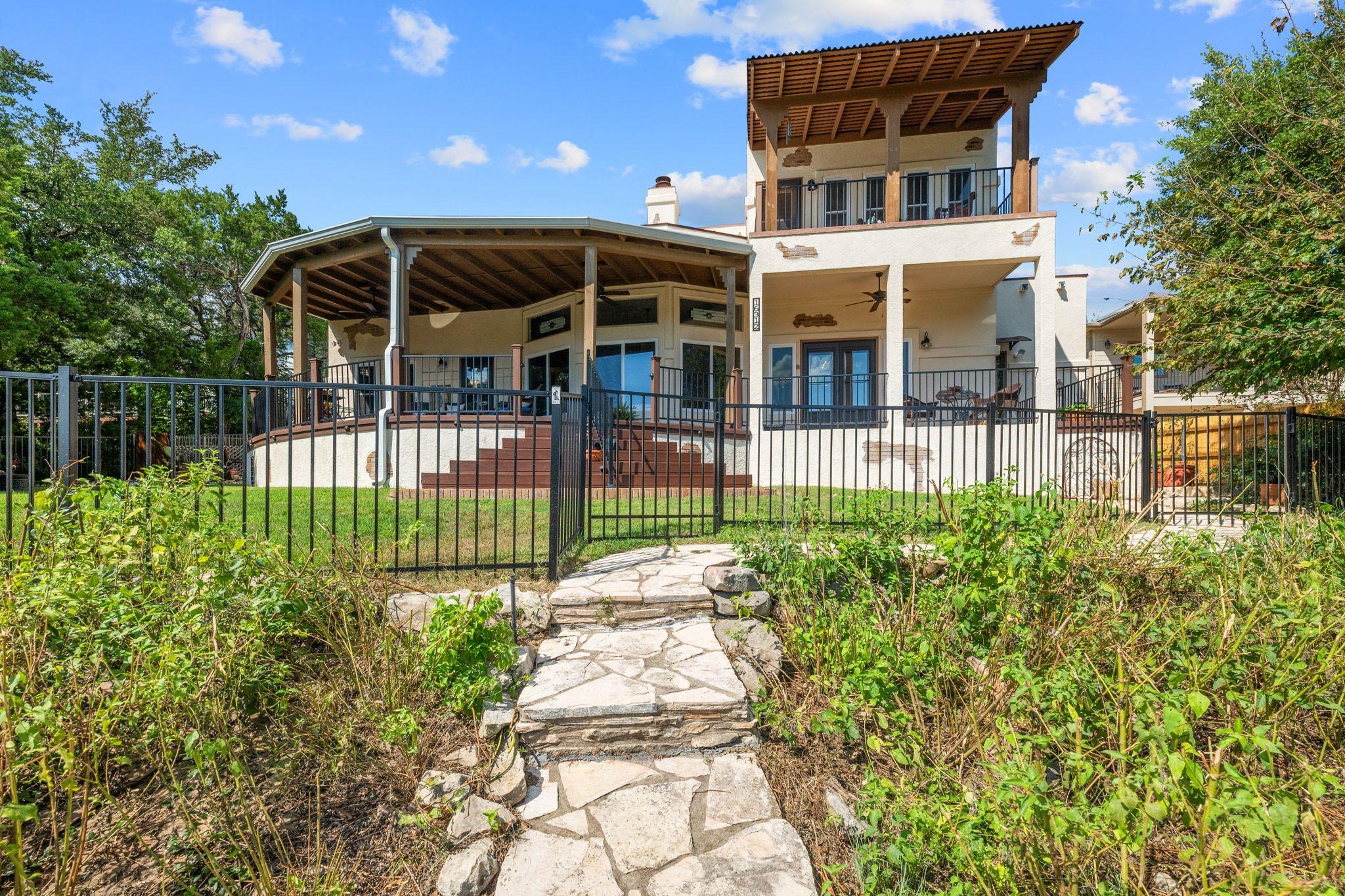 16312 Lake LOOP