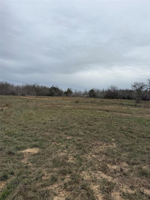 8300 Pettytown RD Red Rock TX 78662