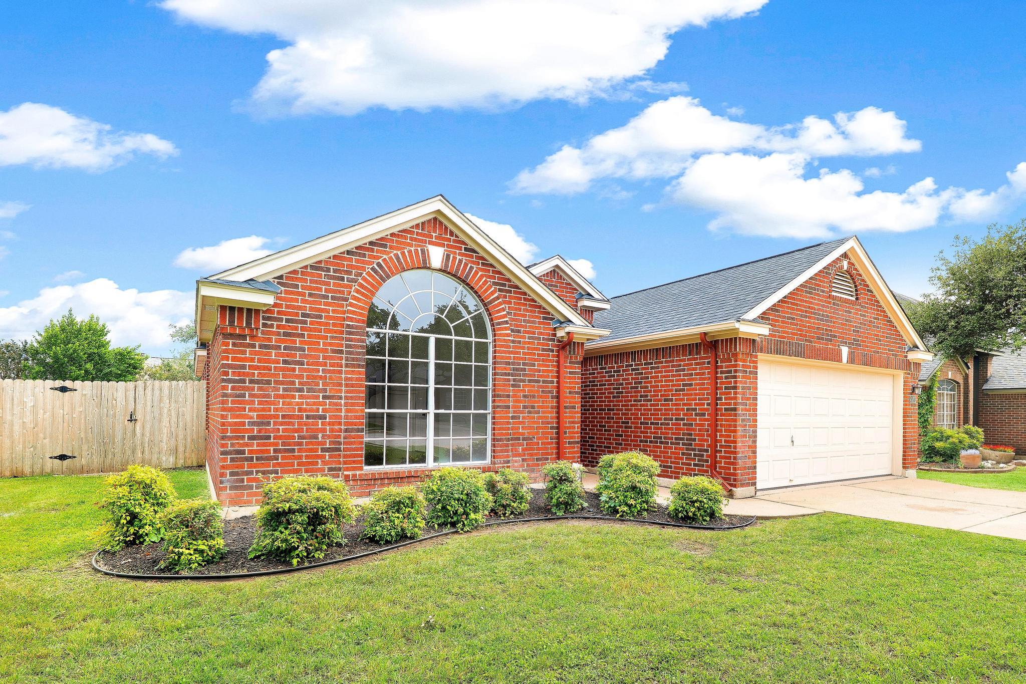 2218 Macaw DR