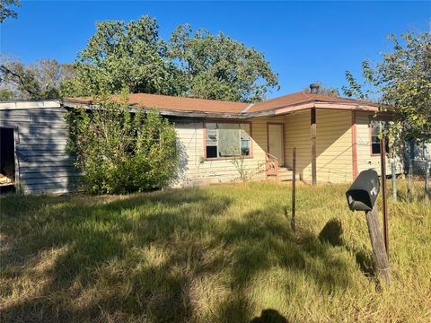 117 Charles ST Cuero TX 77954
