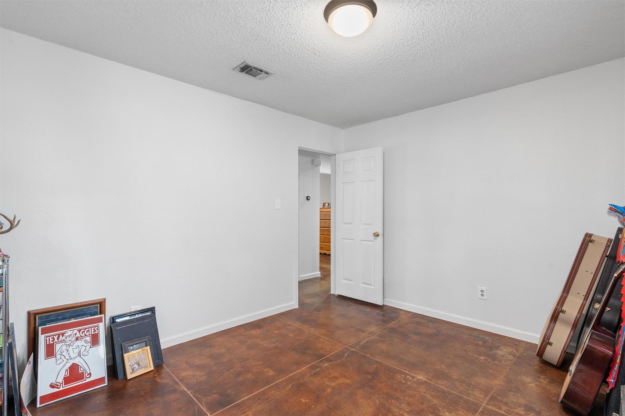 Taylor, Texas 76574, United States, 3 Bedrooms Bedrooms, ,2 BathroomsBathrooms,Residential,Active,126444