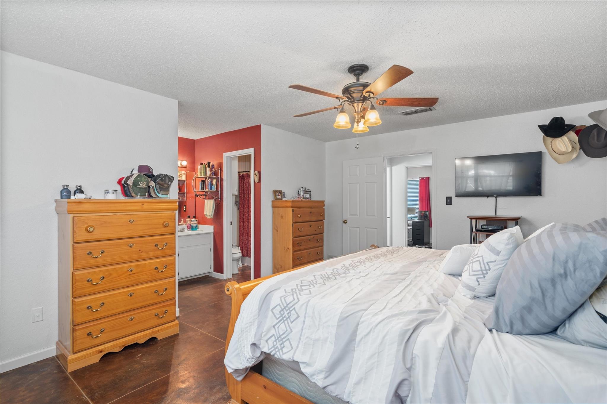 Taylor, Texas 76574, United States, 3 Bedrooms Bedrooms, ,2 BathroomsBathrooms,Residential,Active,126444