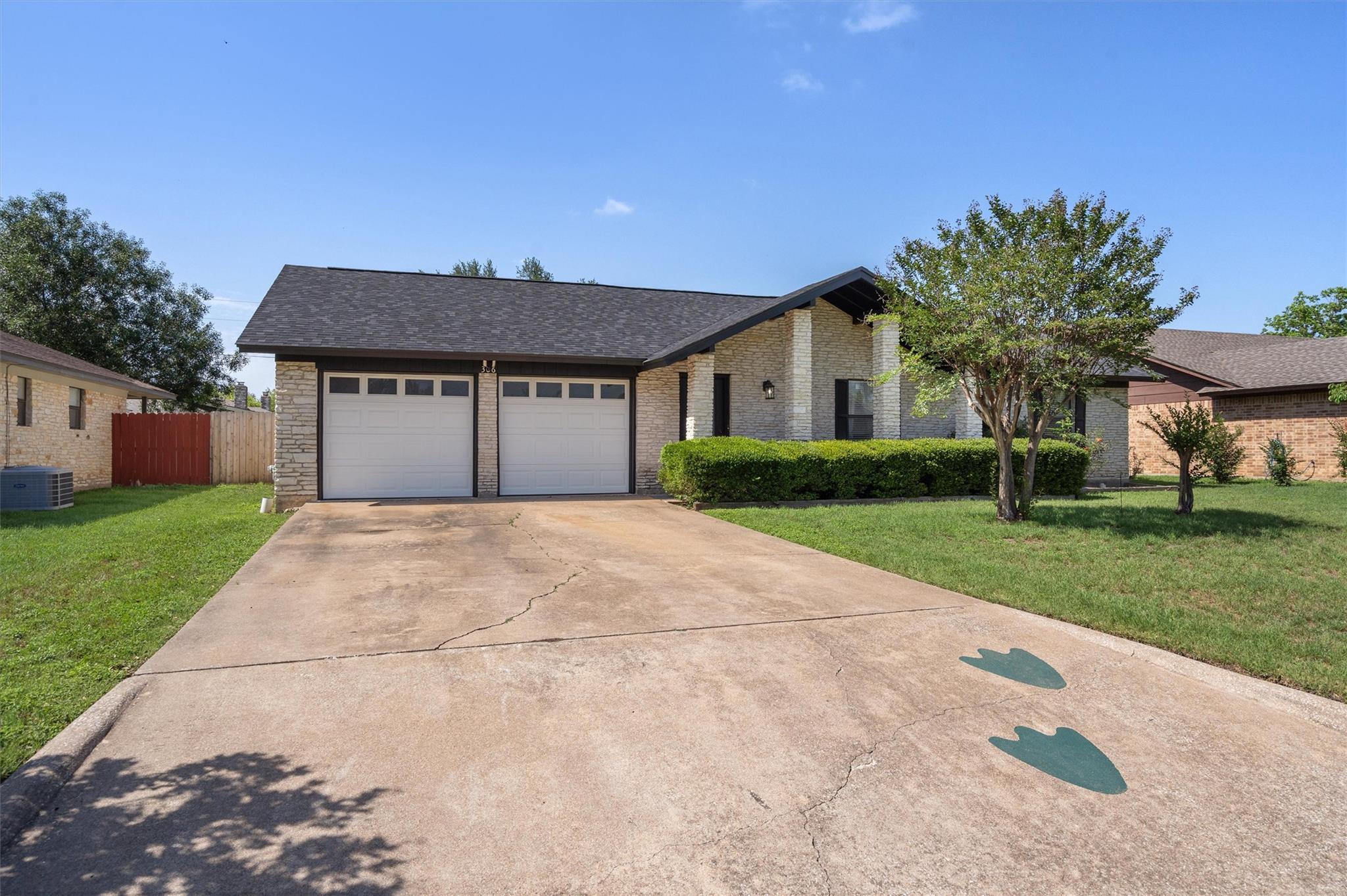 Taylor, Texas 76574, United States, 3 Bedrooms Bedrooms, ,2 BathroomsBathrooms,Residential,Active,126444