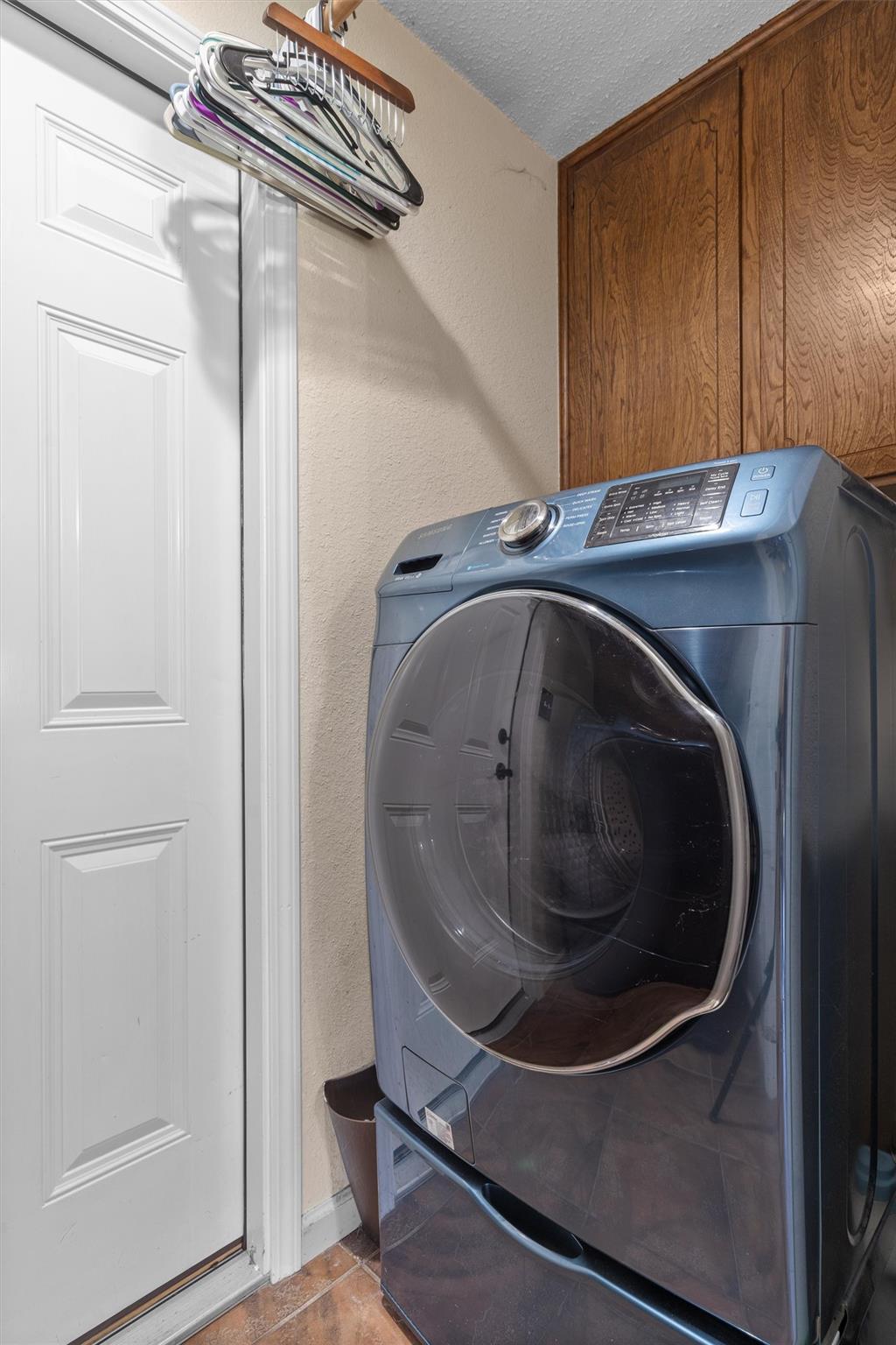 Taylor, Texas 76574, United States, 3 Bedrooms Bedrooms, ,2 BathroomsBathrooms,Residential,Active,126444