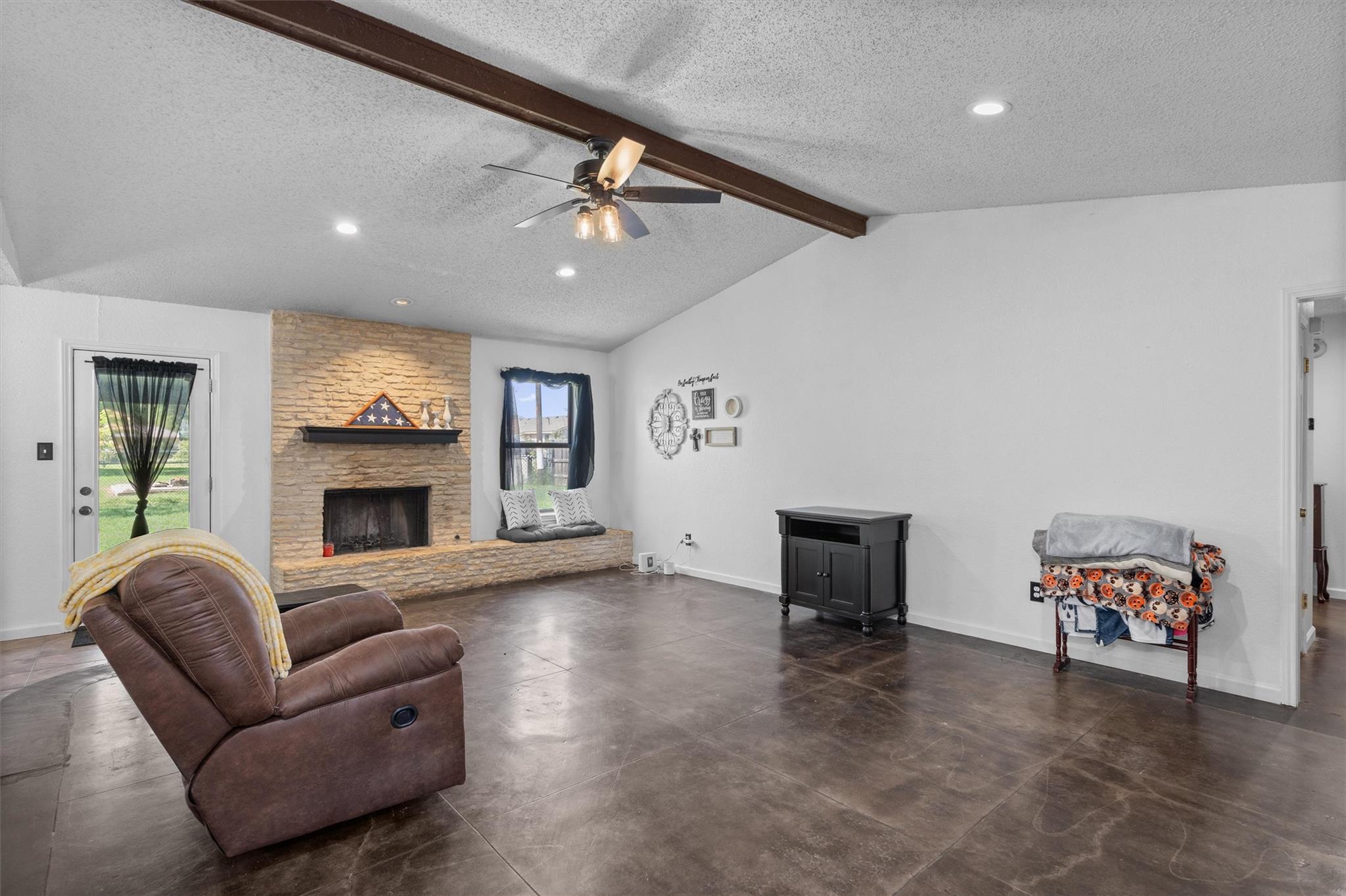 Taylor, Texas 76574, United States, 3 Bedrooms Bedrooms, ,2 BathroomsBathrooms,Residential,Active,126444