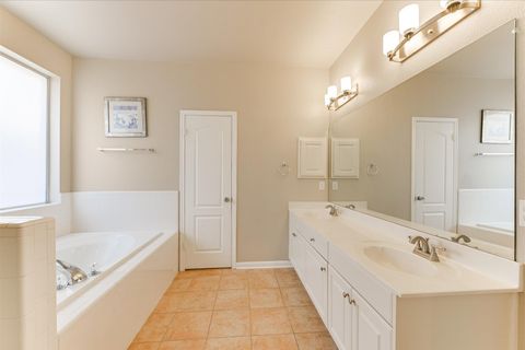Tiny photo for 12701 Appaloosa Chase DR, Austin, TX 78732 (MLS # 7315101)