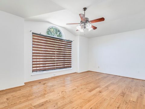 Tiny photo for 824 Whitehall DR, Pflugerville, TX 78660 (MLS # 3733139)