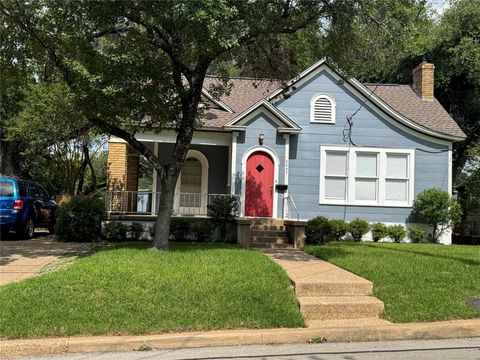 Photo of 2842 Shoal Crest Ave, Austin, TX 78705 (MLS # 4916222)