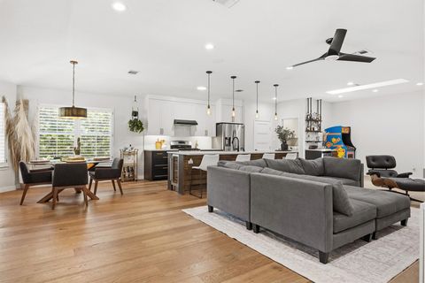 Tiny photo for 6921 Beatty DR, Austin, TX 78749 (MLS # 9676835)