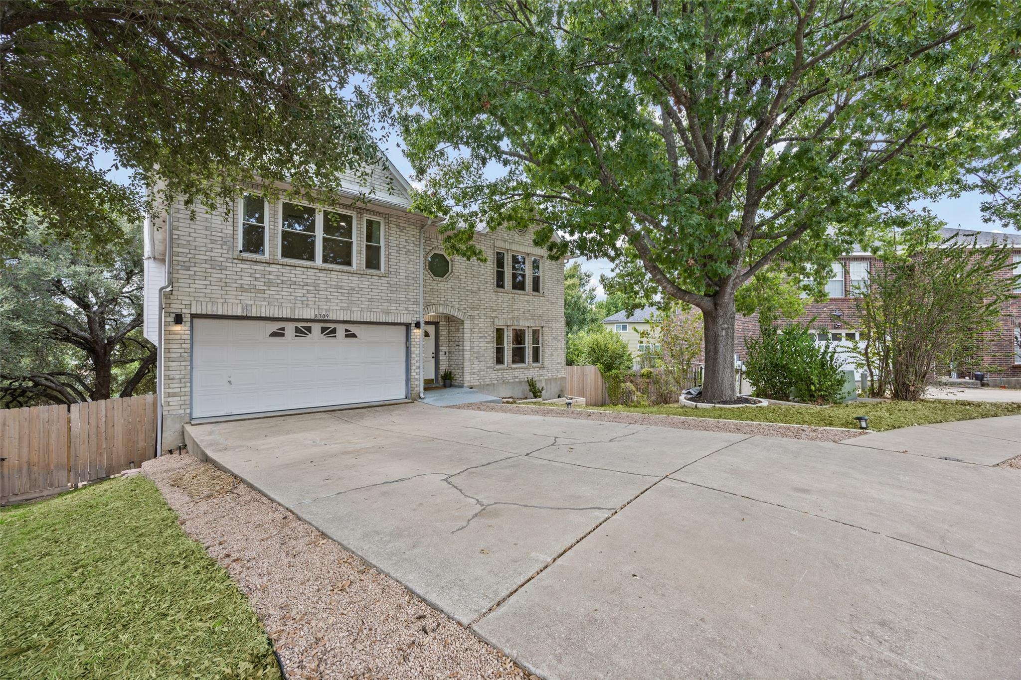 8309 Pompano CV