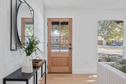 Tiny photo for 8414 Briarwood LN, Austin, TX 78757 (MLS # 5689553)