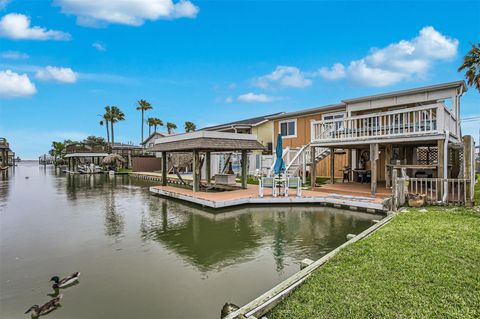 12 Highland DR Hitchcock TX 77563