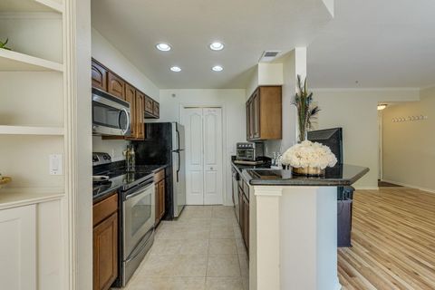 Tiny photo for 6000 Shepherd Mountain CV #807, Austin, TX 78730 (MLS # 8446544)
