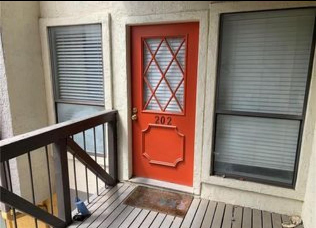 806 W 24th ST 202