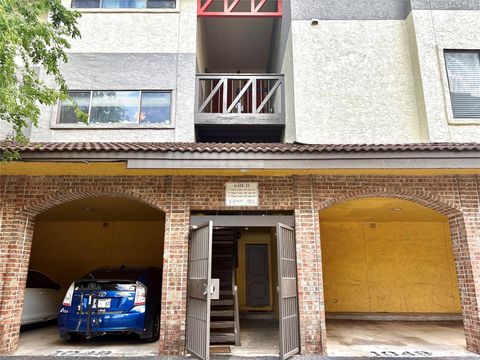 Photo of 806 W 24th ST #202, Austin, TX 78705 (MLS # 5167437)