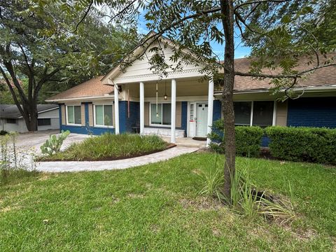 Photo of 11303 Oakwood DR, Austin, TX 78753 (MLS # 3916152)